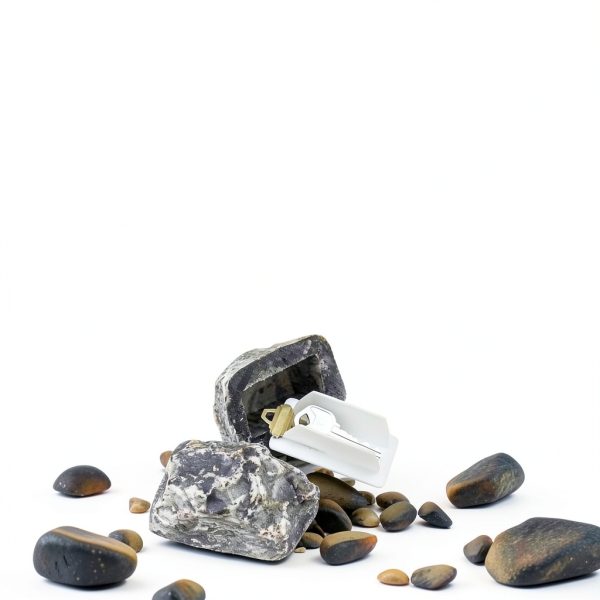 Chinshwehaw Hidden Rock Key Safe Waterproof Garden-5